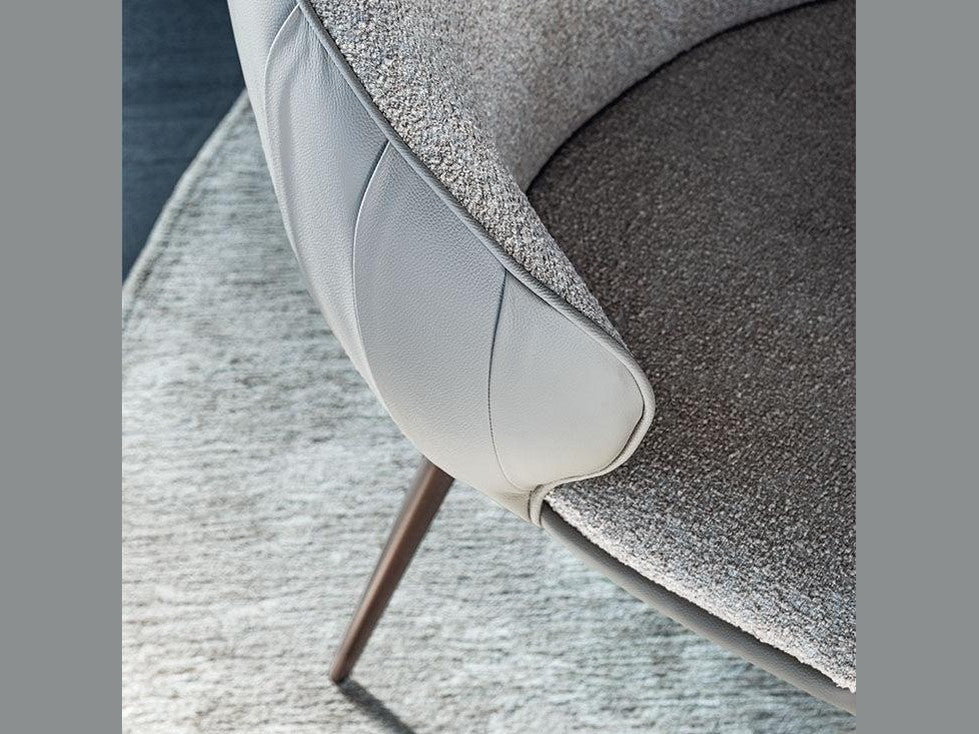 Luxury CHARLOTTE- Benjamin & Maxwell