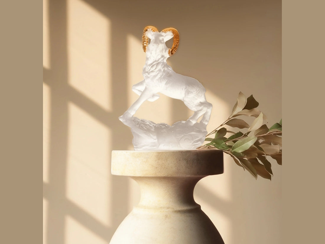 Luxury Chèvre Horoscope Blanc et or 128ex- Benjamin & Maxwell