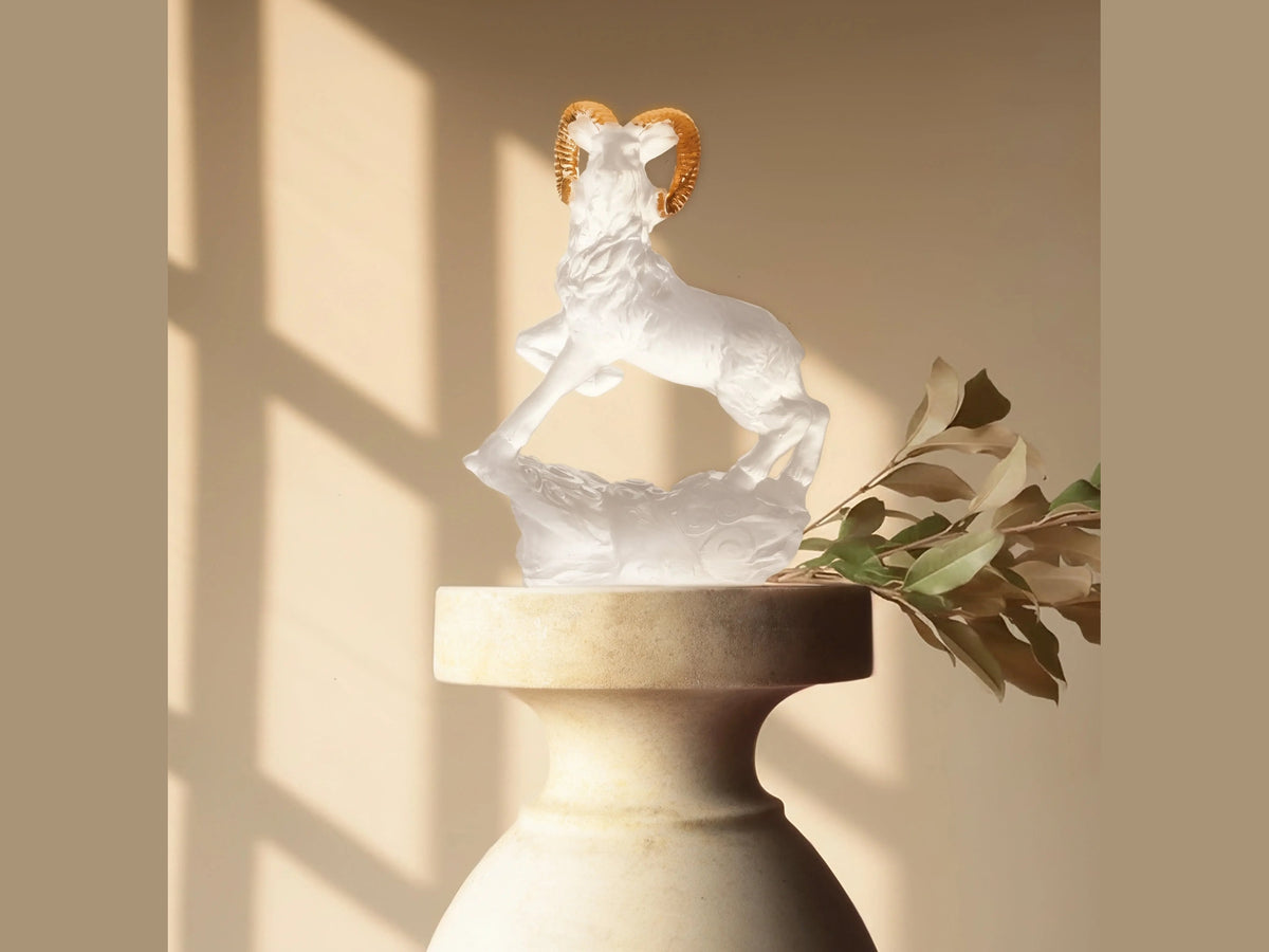 Luxury Chèvre Horoscope Blanc et or 128ex- Benjamin & Maxwell