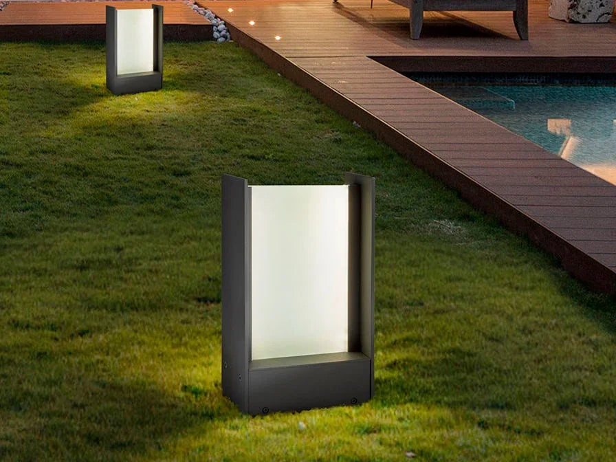 Luxury SCHULLER GREY OUTDOOR BEACON- Benjamin & Maxwell