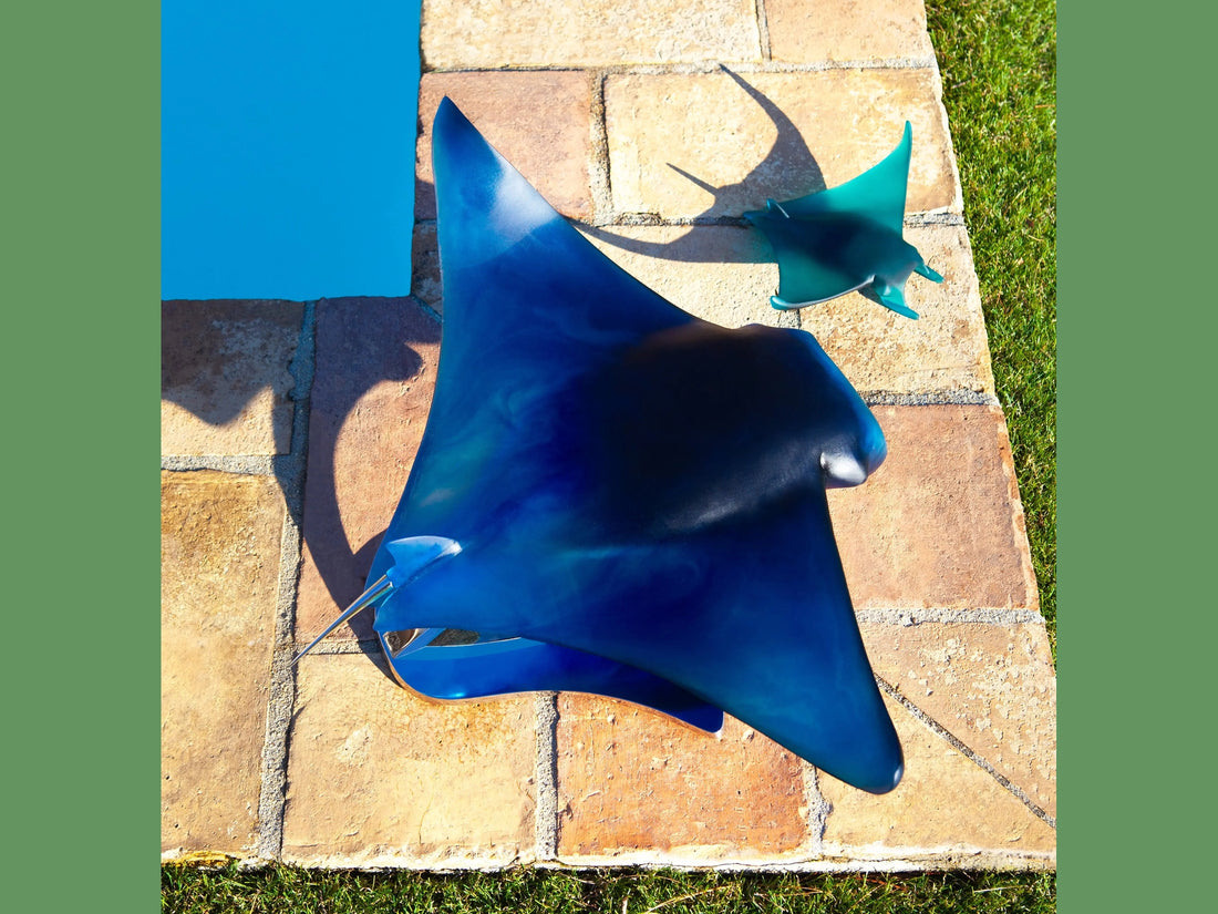 Blue Daum manta ray glass sculpture by Umberto Nuzzo 375ex