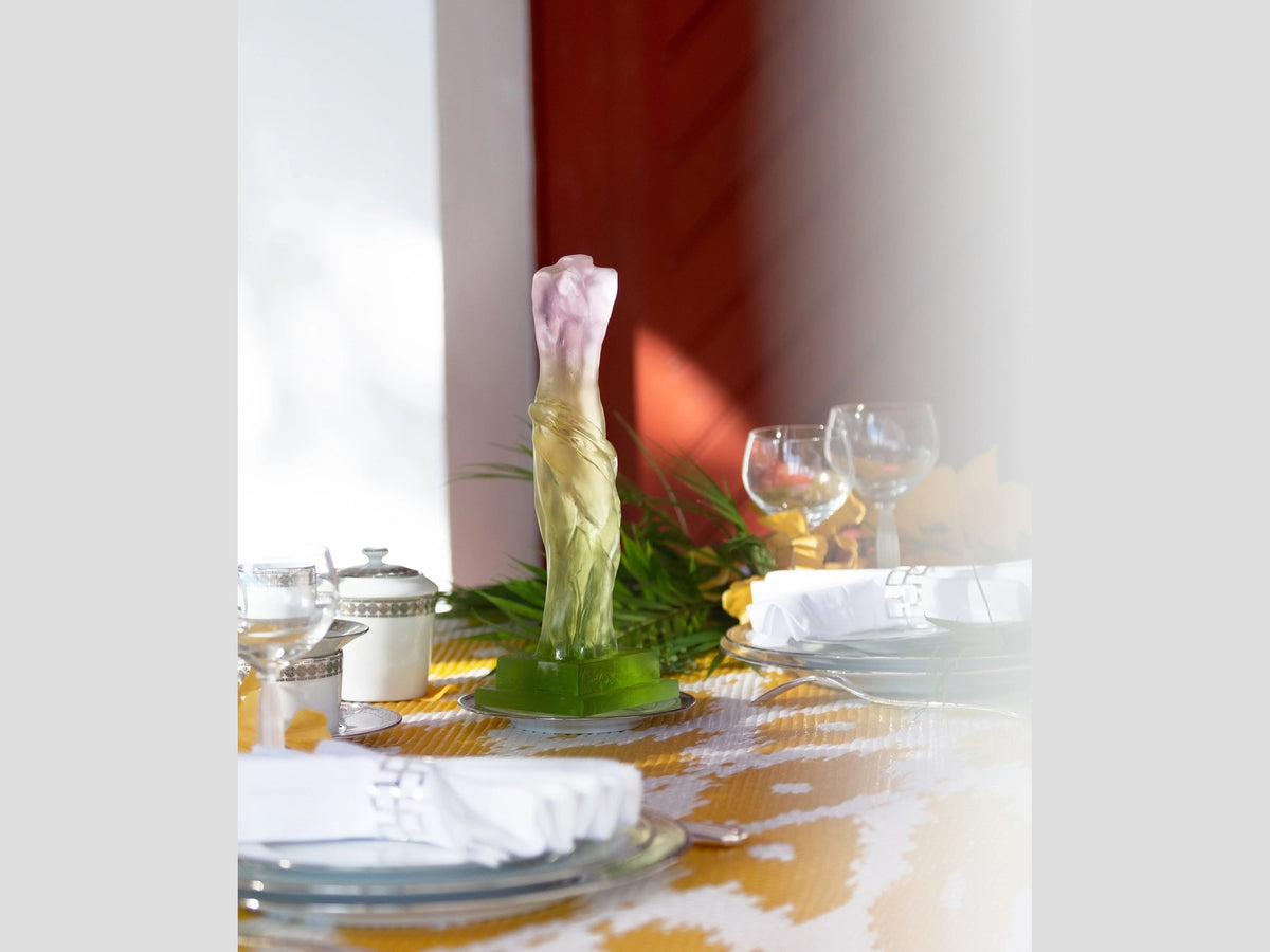 Daum Vénus de Laurence Bonnel glass sculpture on a set dining table