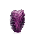Vase petit modèle Camelia violet de la marque Daum, en verre coloré avec finition brillante et design élégant.