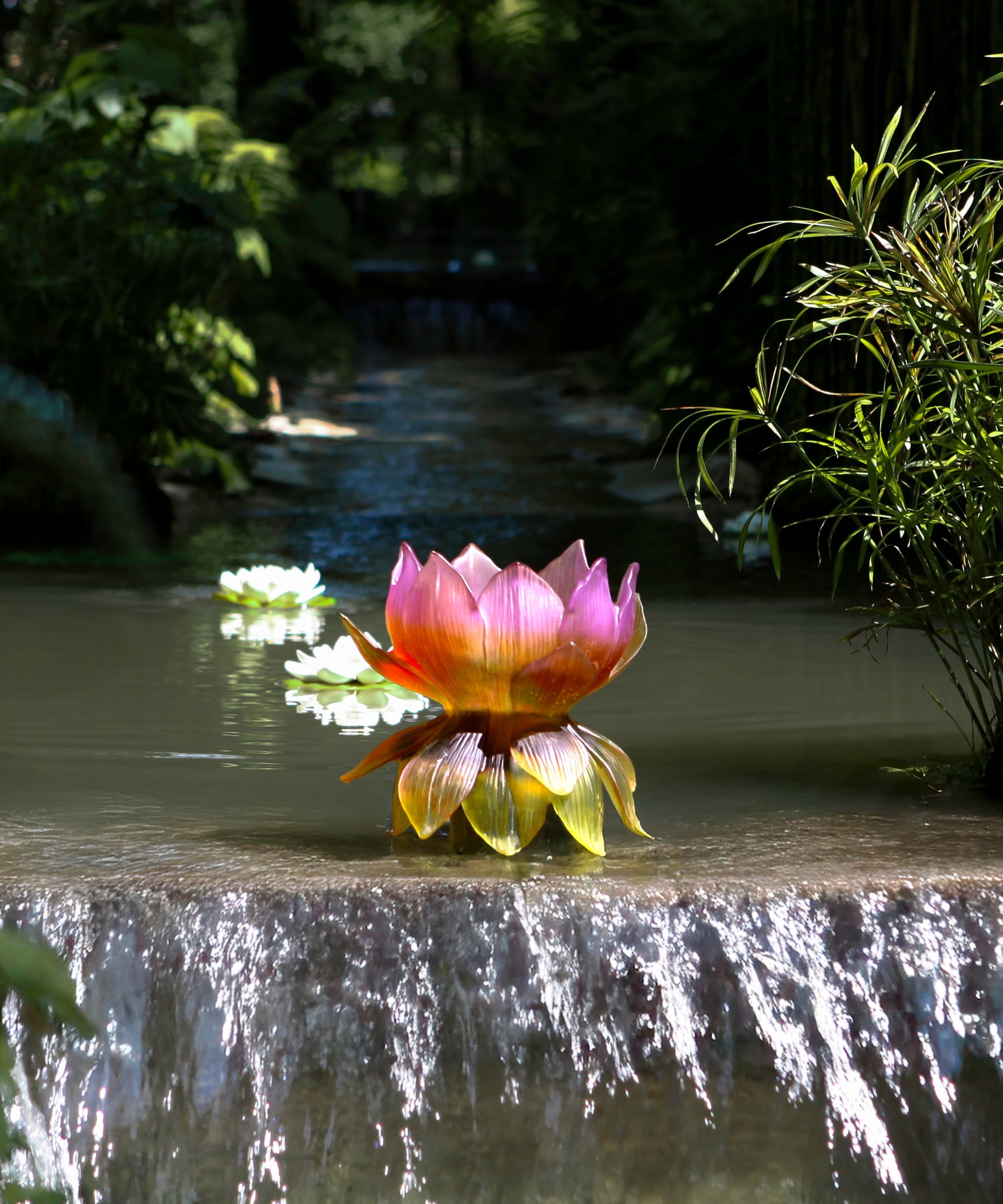 Jardin de Lotus Vase moyen modèle 175ex - Daum
