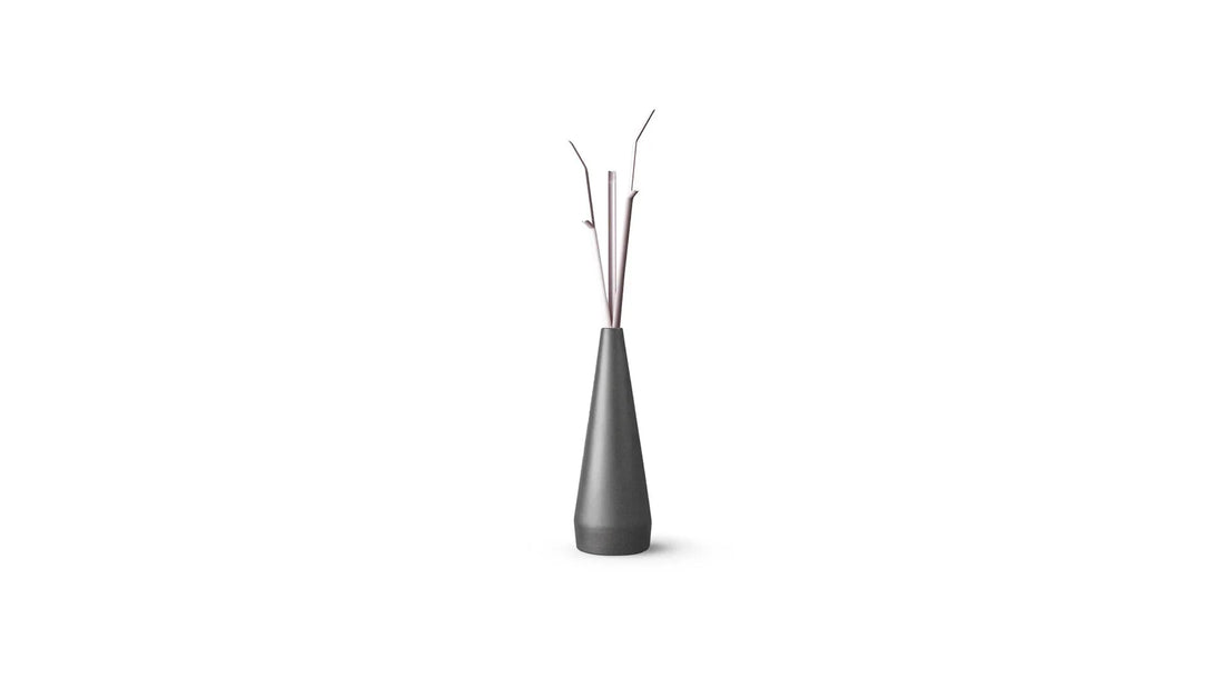 https_3A_2F_2Fcdn.bonaldo.com_2Fwp-content_2Fuploads_2F2020_2F05_2Fbonaldo-appendiabito-kadou-stilllife - Benjamin & Maxwell