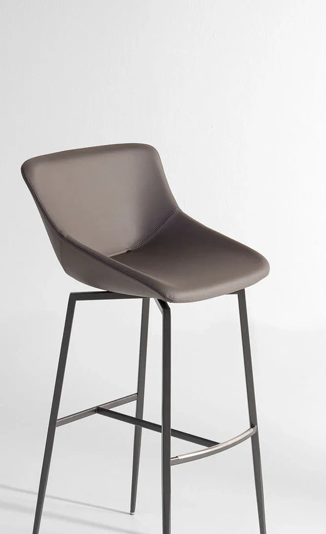 https_3A_2F_2Fcdn.bonaldo.com_2Fwp-content_2Fuploads_2F2021_2F06_2Fbonaldo-sedia-artika-too-stilllife - Benjamin & Maxwell