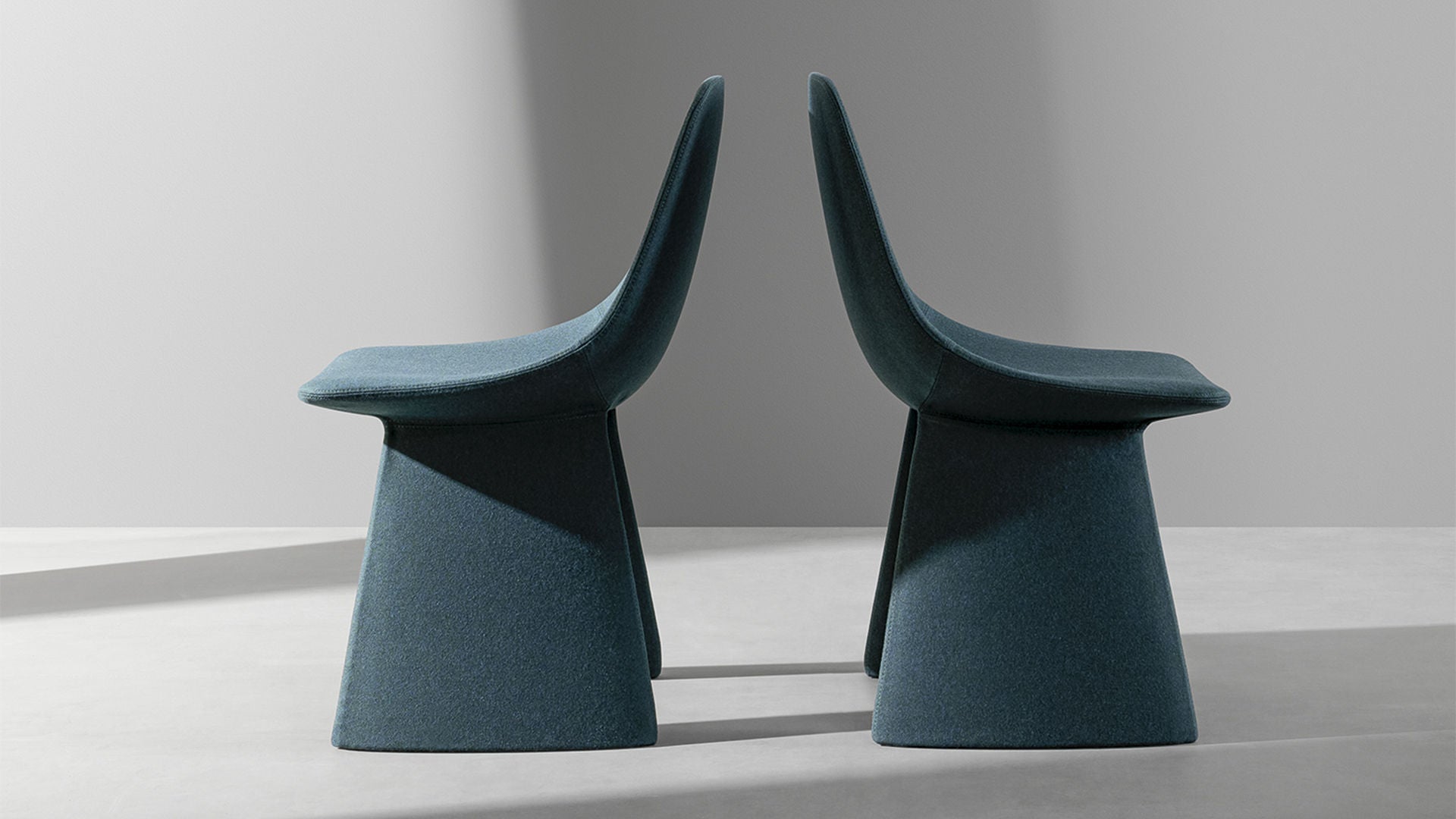 Sedia imbottita moderna Agea | Bonaldo