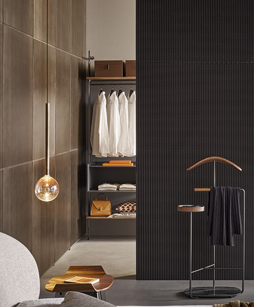Roll walk-in closet