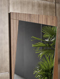 Specchio con cornice in legno di design Musa