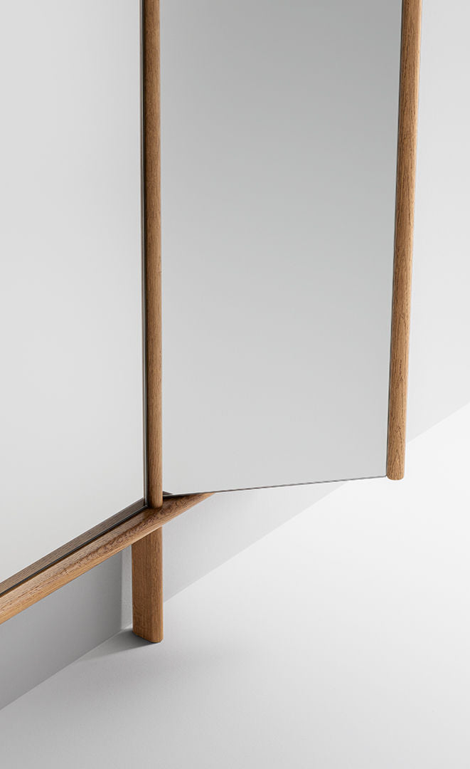 Isola mirror