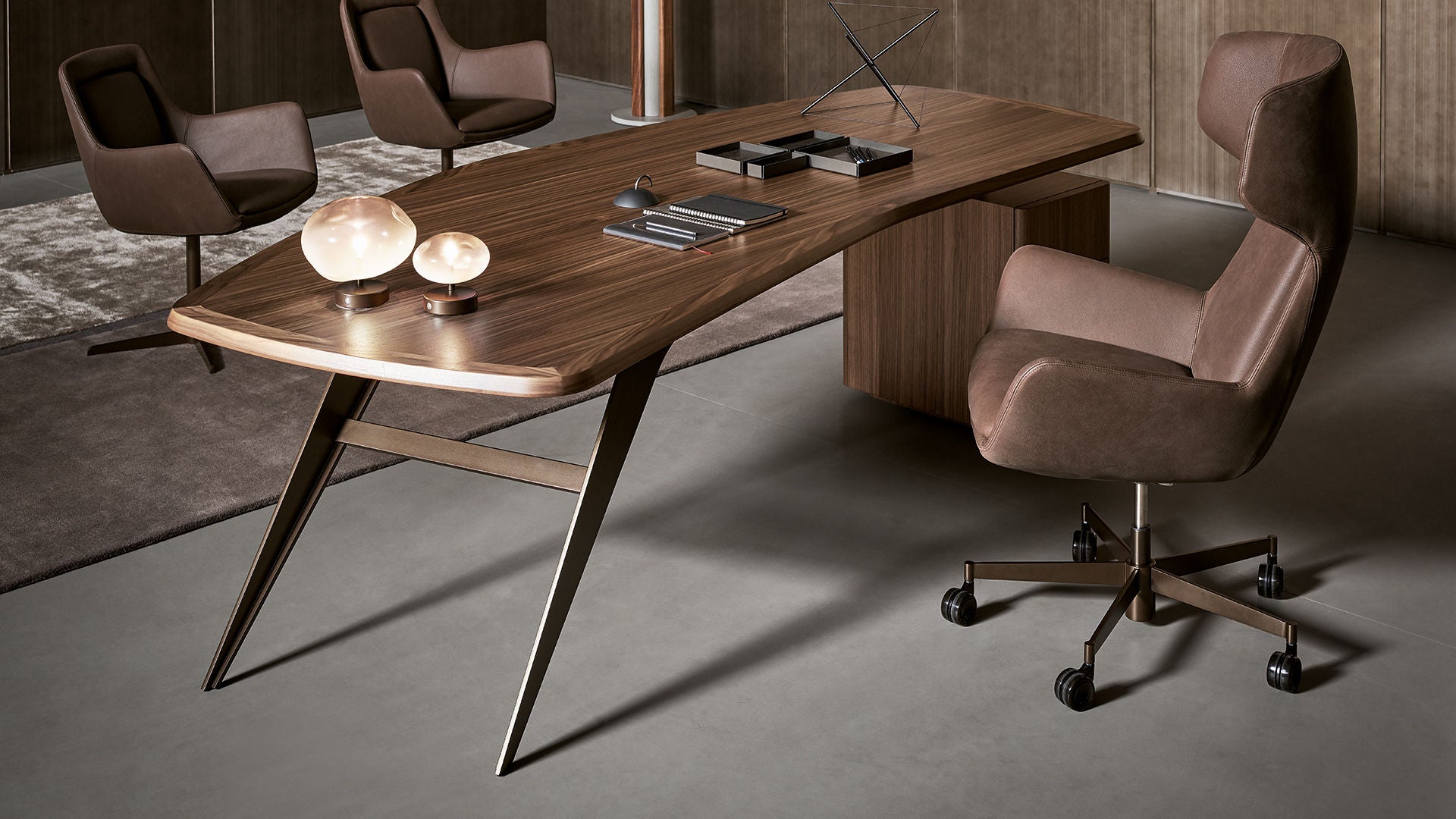 Diver Executive Desk by Bonaldo