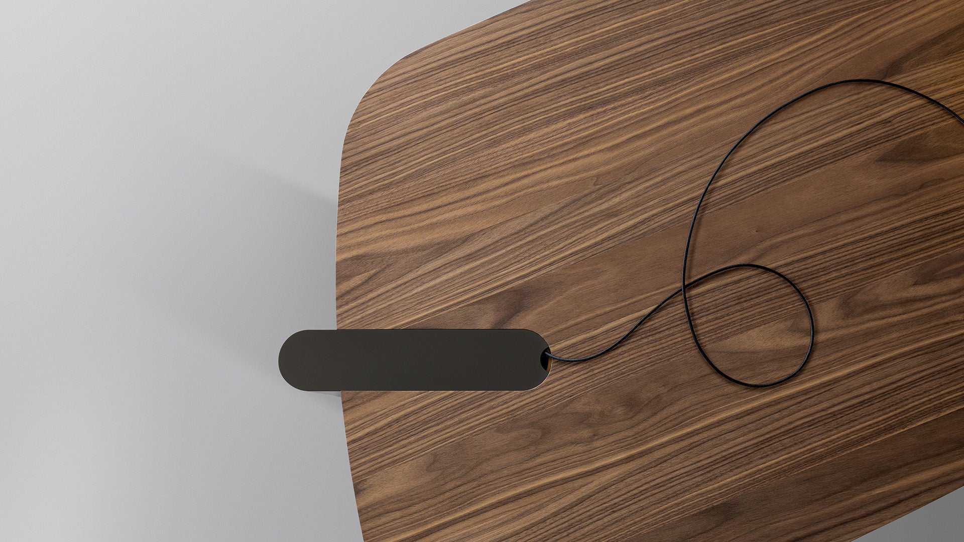 Flatiron: presentational desk or table | Bonaldo
