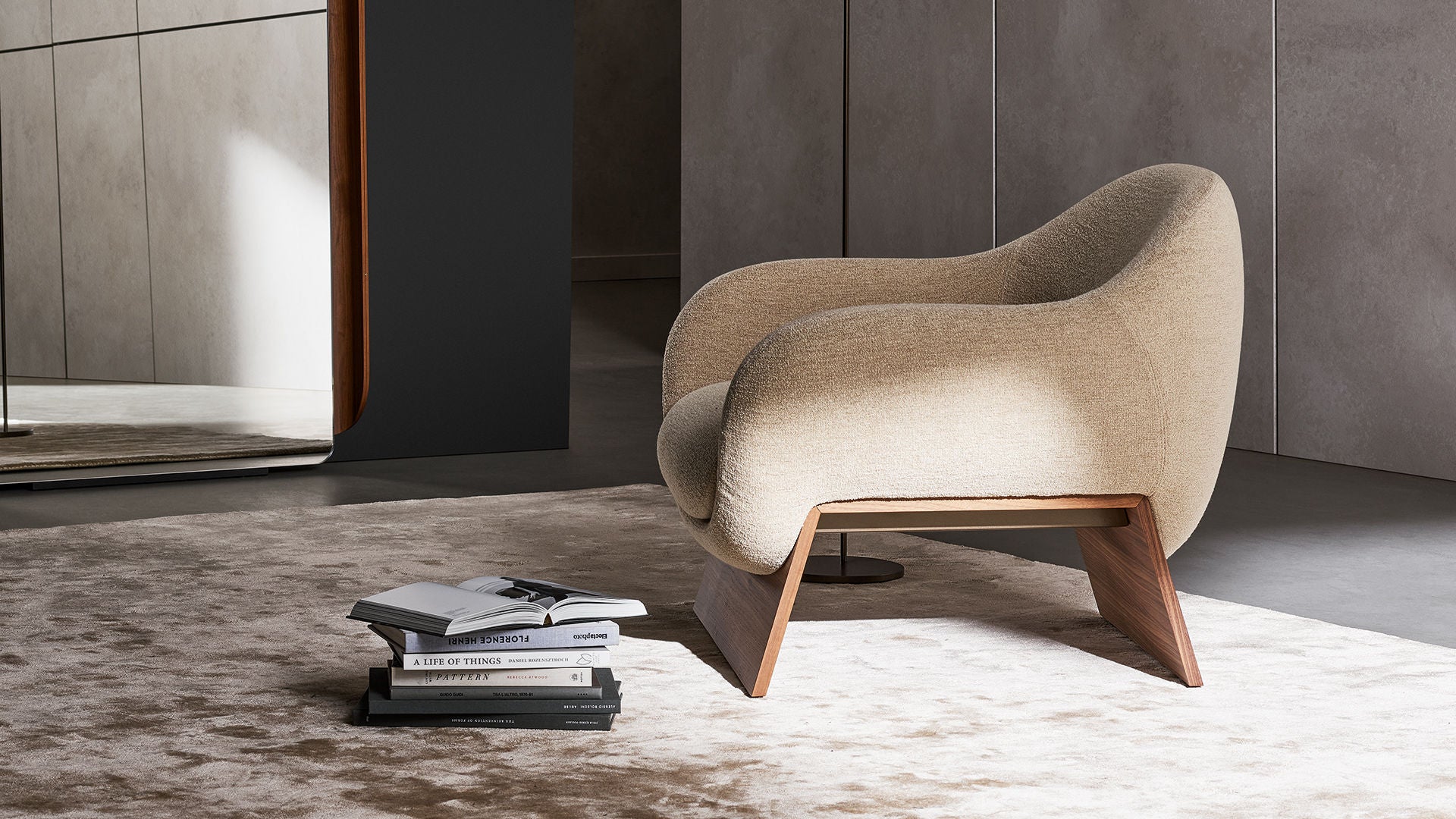 Boolean armchair