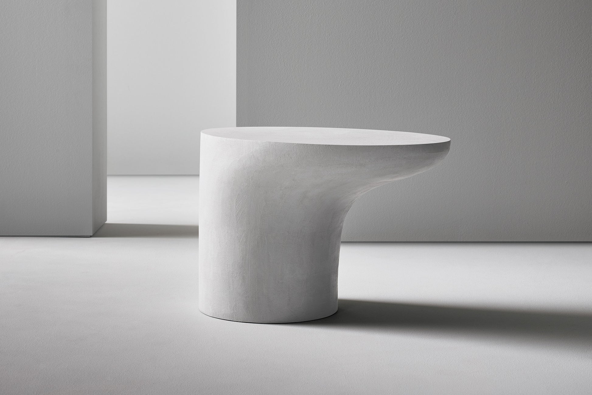 Sloan - Monolithic concrete-effect table | Bonaldo