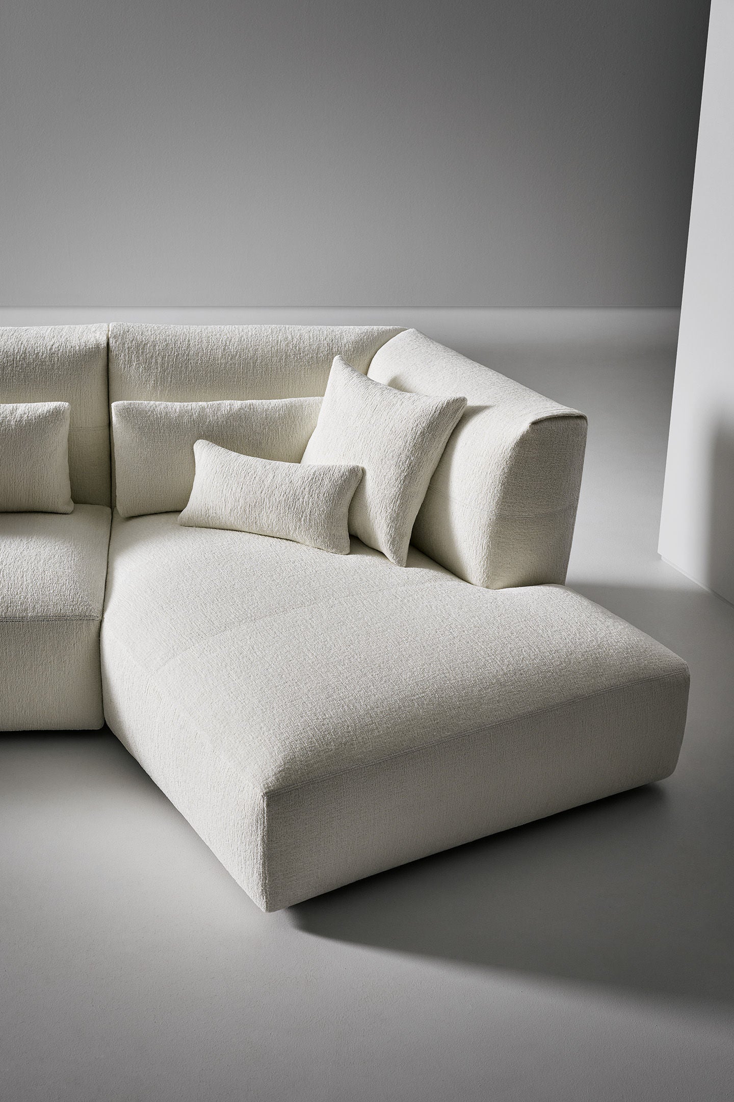 Elegant modular sofa Belloalto | Bonaldo