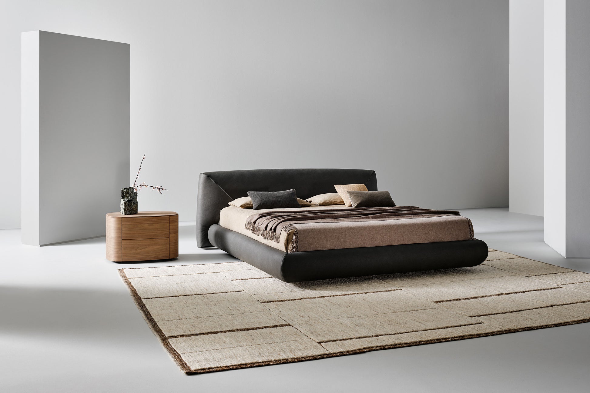 Holden - Tailored upholstered bed | Bonaldo