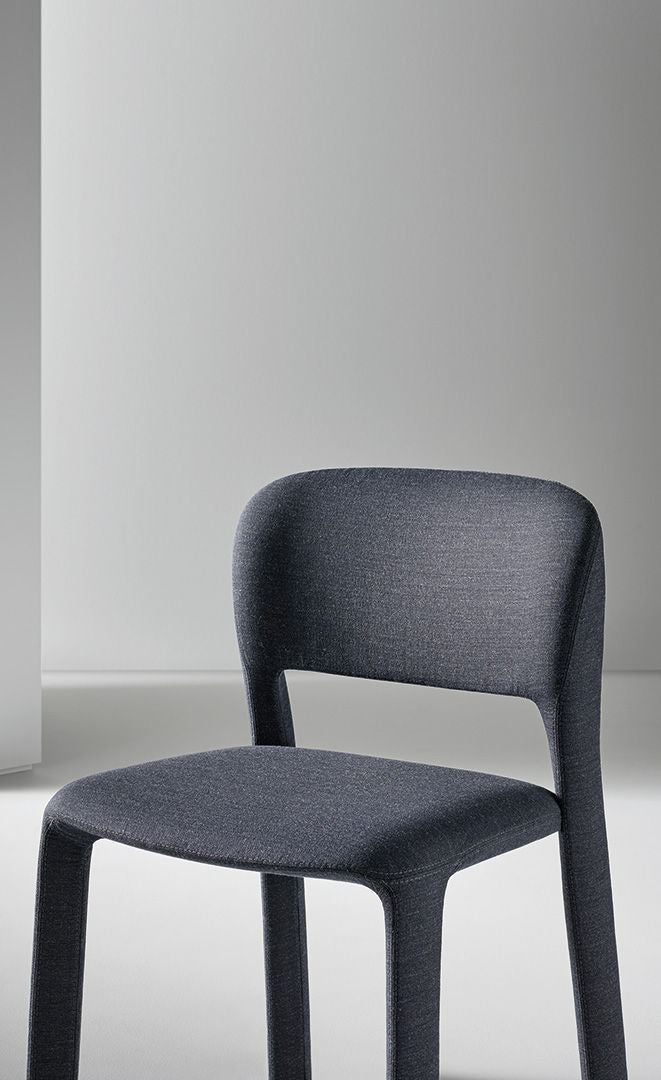 Artemis - Fully upholstered curvilinear chair | Bonaldo