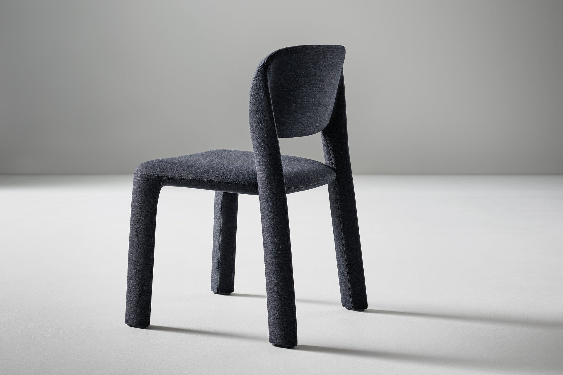Artemis - Fully upholstered curvilinear chair | Bonaldo