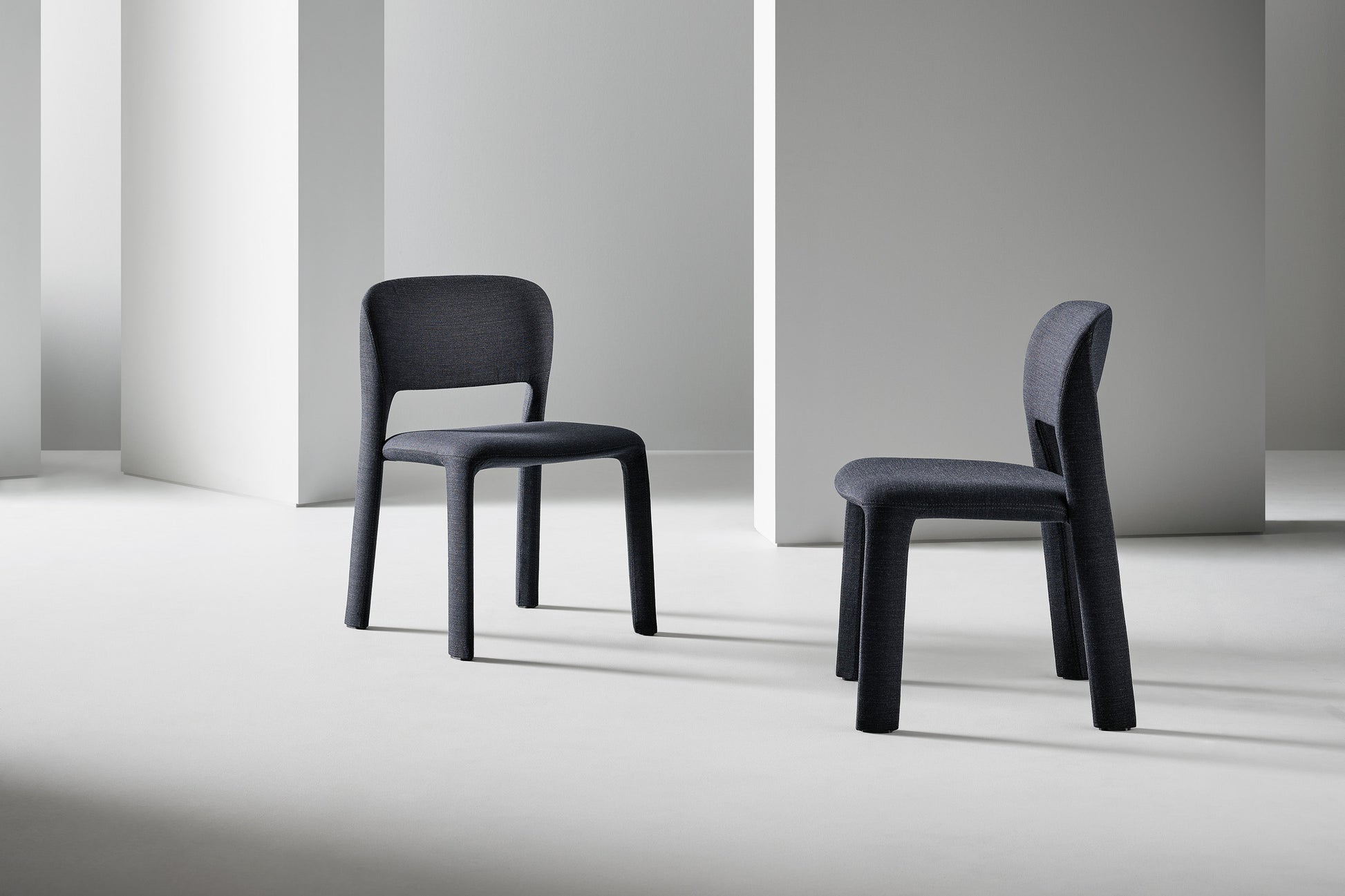 Artemis - Fully upholstered curvilinear chair | Bonaldo