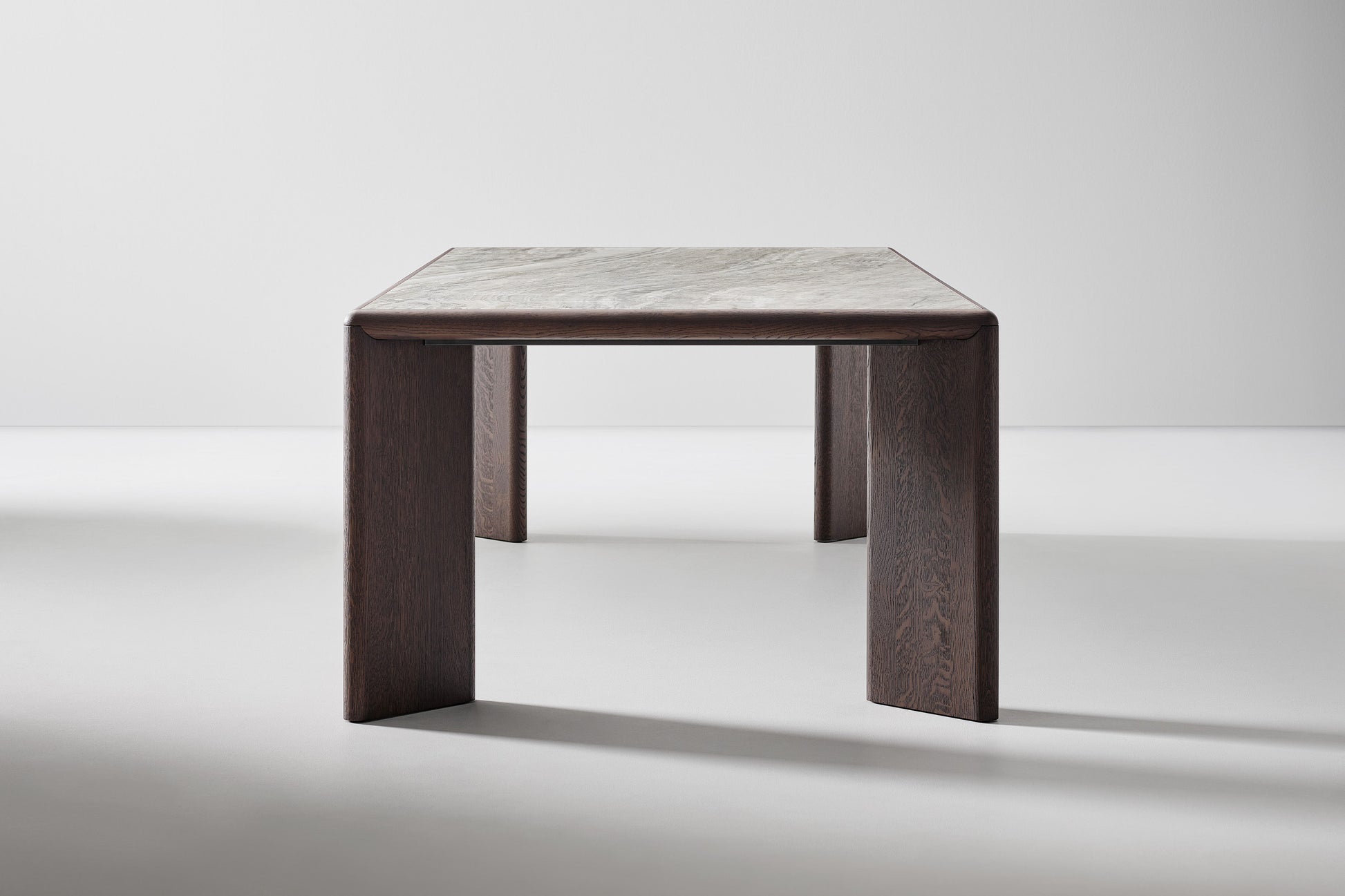 Oshi - Solid wood table with ceramic top | Bonaldo