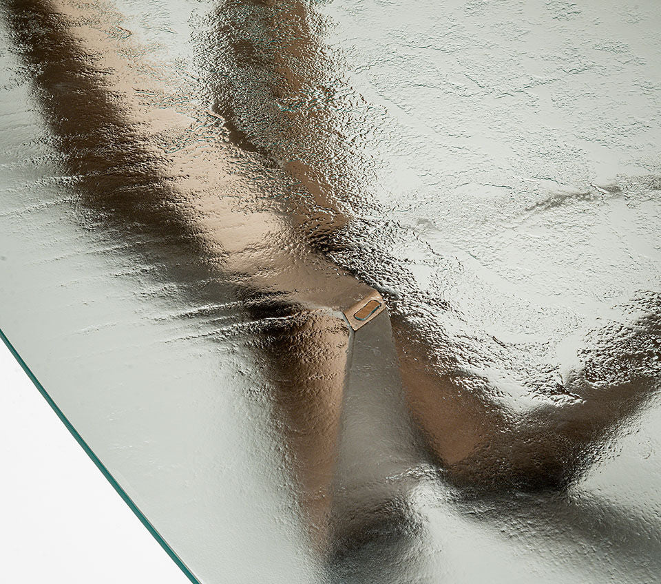 https://ik.imagekit.io/c2dr4dawp/https%3A%2F%2Fdownload.cattelanitalia.com%2Fmultimedia%2Fld%2Fd6b58d4a-be94-489c-98f9-40ad4385f74d.jpg%3Ft%3D1745326096?tr=f-jpg