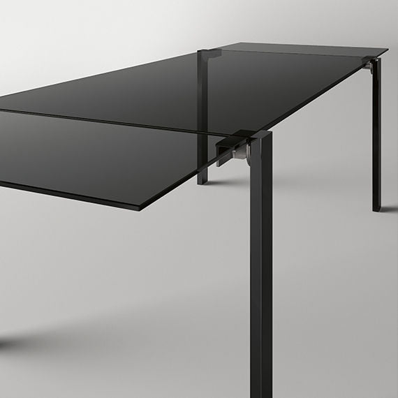 Extending table Livingstone Dark