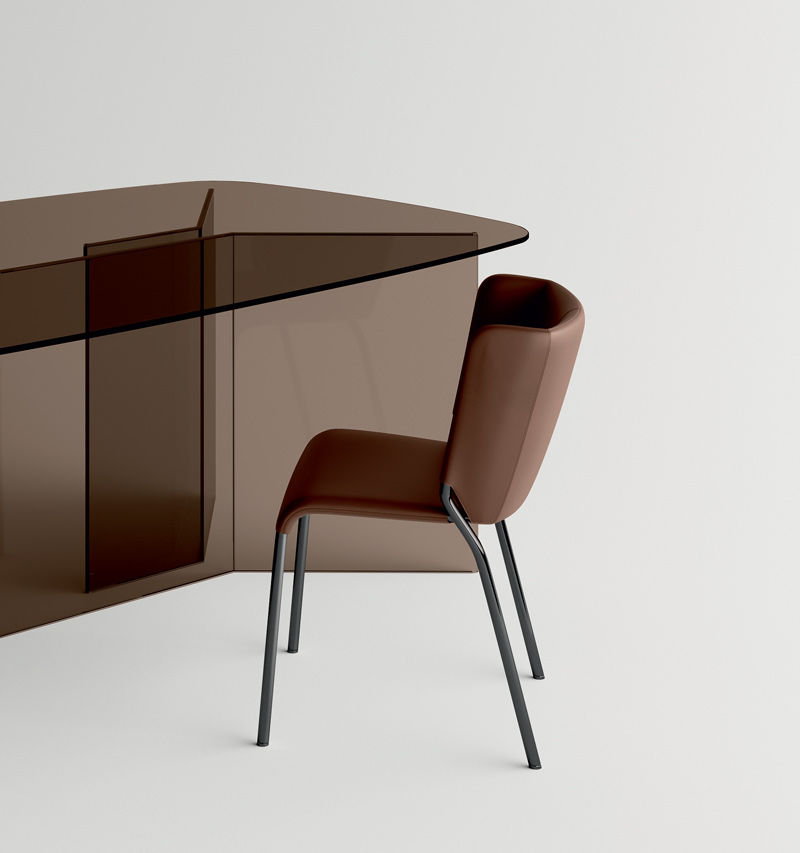 She chair