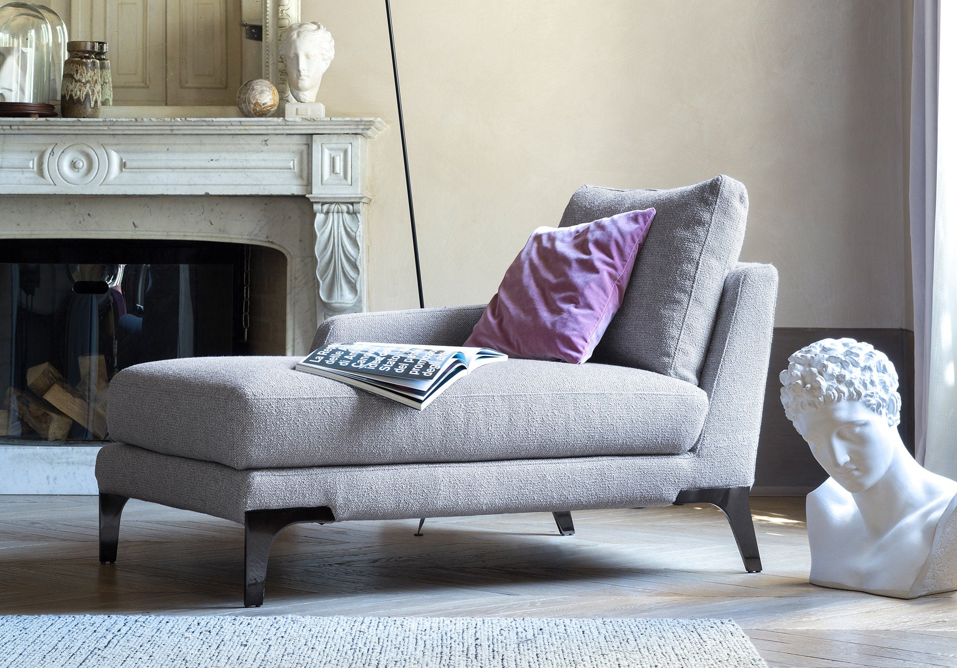 Guenda Armchair