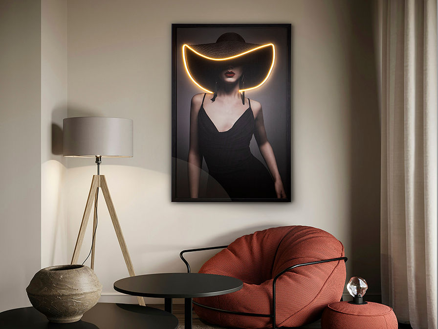 Pamela LED Light Frame 80x120
